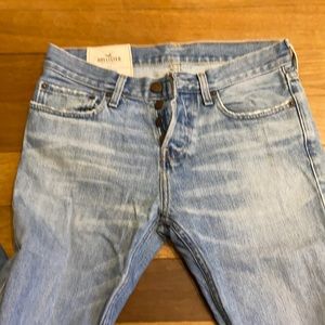Hollister. 28 x 34. Button front denim jeans. ⭐️Bundle 2/20 price